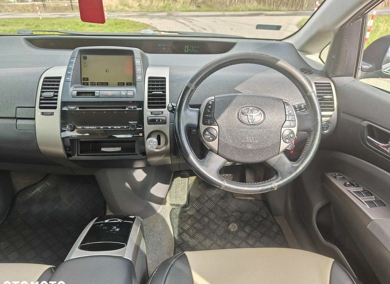 Toyota Prius cena 10900 przebieg: 348100, rok produkcji 2005 z Karczew małe 172